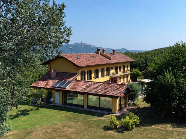 Villa Indipendente in vendita a Verduno, Cuneo