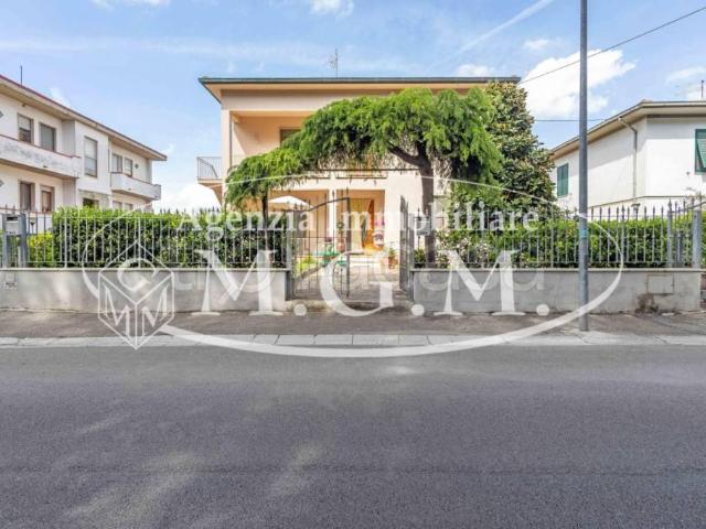 Villa Indipendente in vendita a Pontedera, Toscana