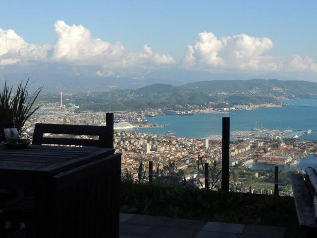 Villa Indipendente in vendita a Biassa, La Spezia