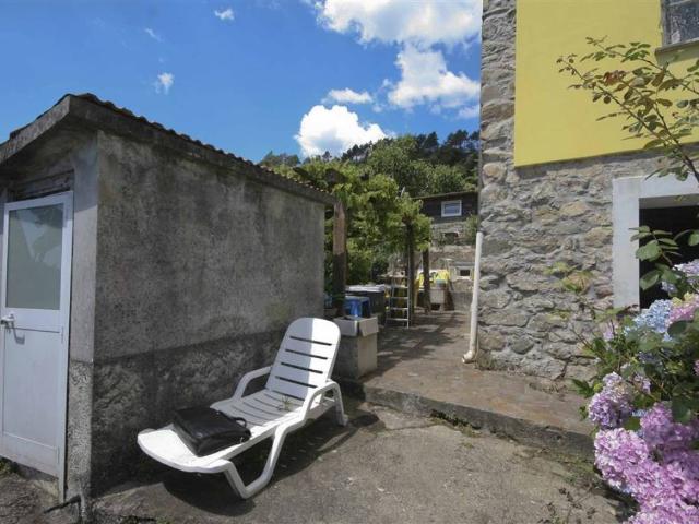 Villa Indipendente in vendita a Follo, Liguria