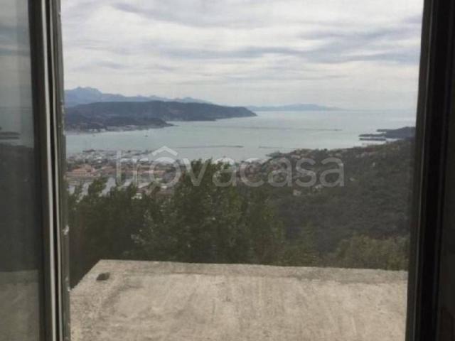 Villa Indipendente in vendita a Fabiano Alto, La Spezia