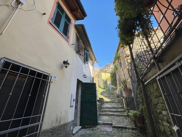 Villa Indipendente in vendita a Strà, La Spezia