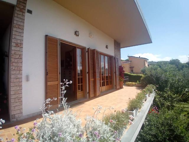 Villa Indipendente in vendita a Montepertico, La Spezia