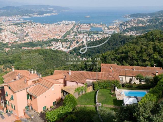 Villa Indipendente in vendita a Foce, La Spezia