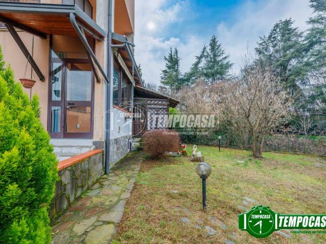 Villa Indipendente in vendita a Lacchiarella, Lombardia