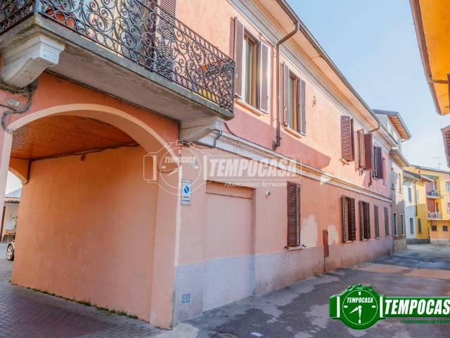 Villa Indipendente in vendita a Lacchiarella, Lombardia