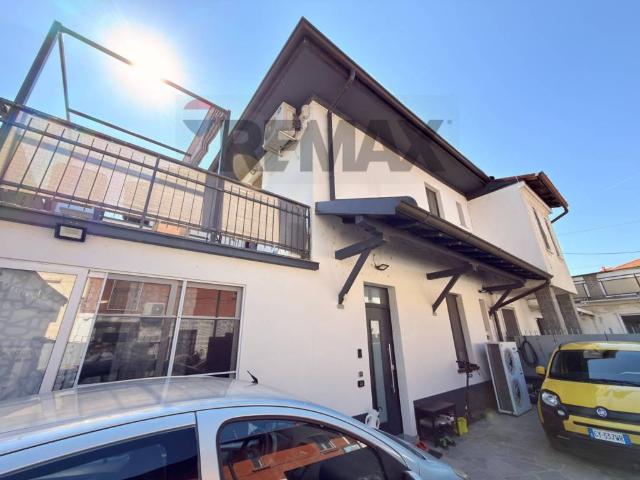 Villa Indipendente in vendita a Lacchiarella, Lombardia