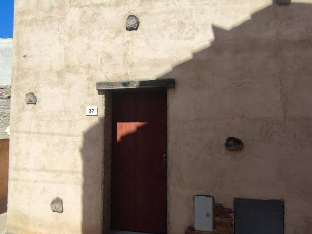 Villa Indipendente in vendita a Laconi, Sardigna/Sardegna