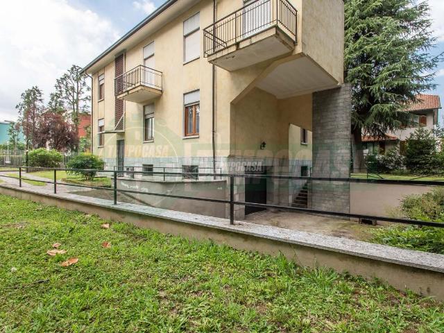 Villa Indipendente in vendita a Lainate, Lombardia
