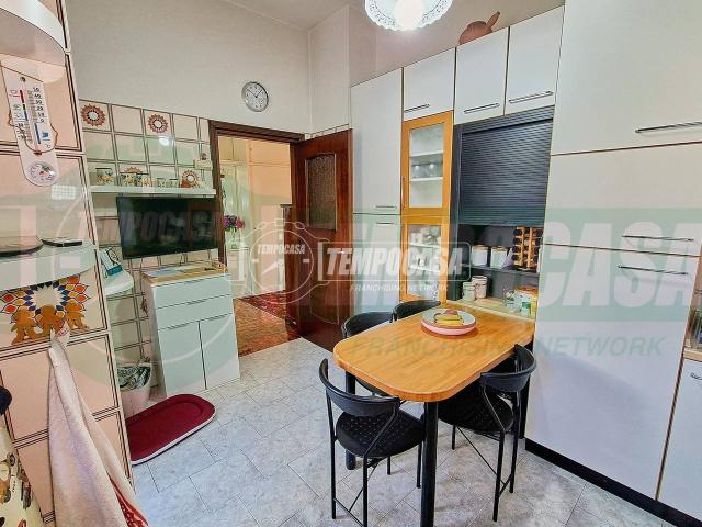 Villa Indipendente in vendita a Lainate, Lombardia