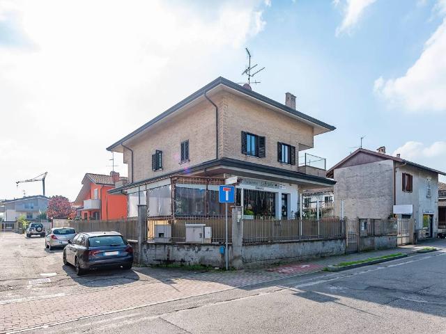Villa Indipendente in vendita a Pagliera, Lainate