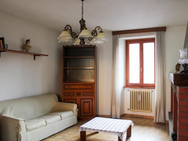 Villa Indipendente in vendita a Laino, Como