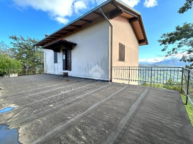 Villa Indipendente in vendita a La Pradina, Lama Mocogno