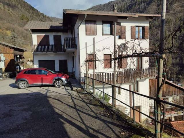 Villa Indipendente in vendita a Sovramonte, Veneto