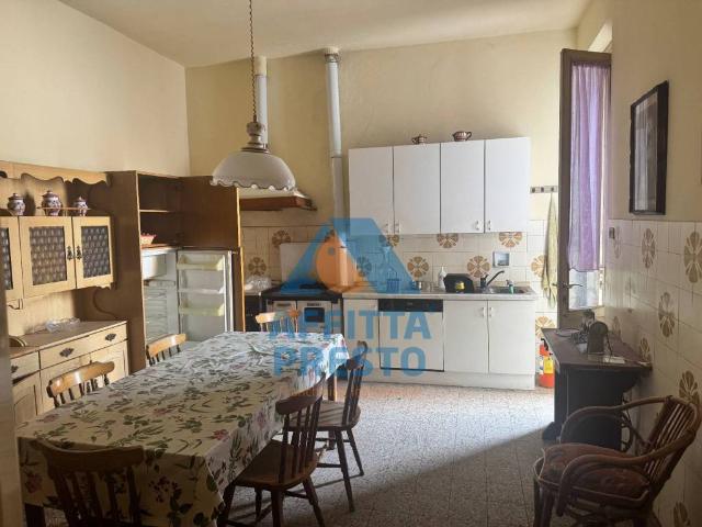 Villa Indipendente in vendita a Lamporecchio, Toscana