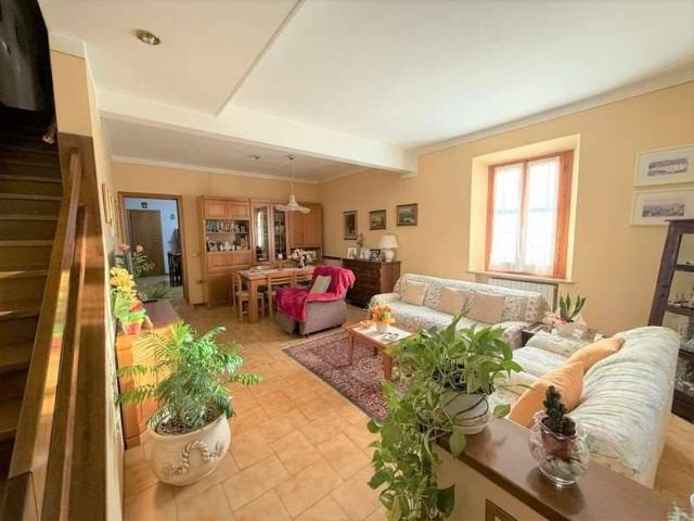 Villa Indipendente in vendita a Lamporecchio, Toscana