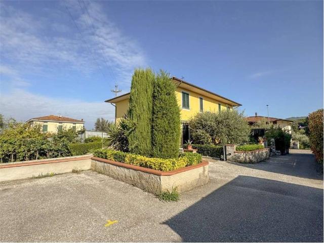 Villa Indipendente in vendita a Borgano, Lamporecchio