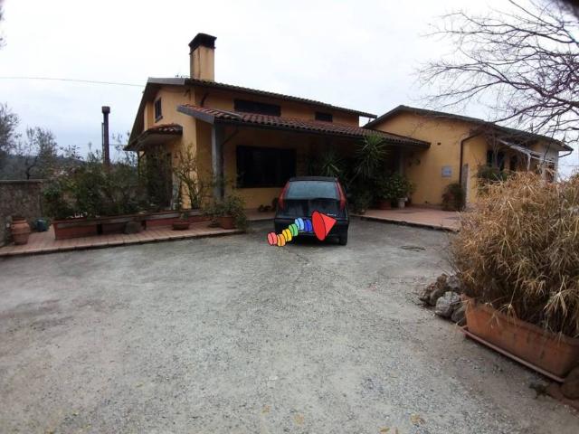 Villa Indipendente in vendita a Lamporecchio, Toscana