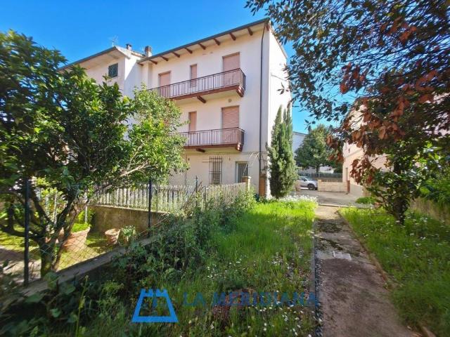 Villa Indipendente in vendita a Lamporecchio, Toscana