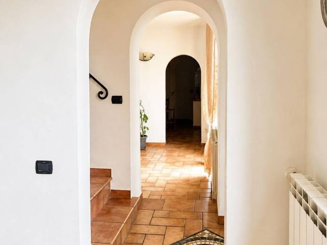 Villa Indipendente in vendita a Lamporecchio, Toscana