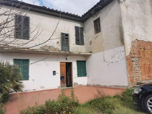 Villa Indipendente in vendita a Lamporecchio, Toscana