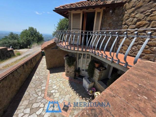 Villa Indipendente in vendita a Porciano, Lamporecchio