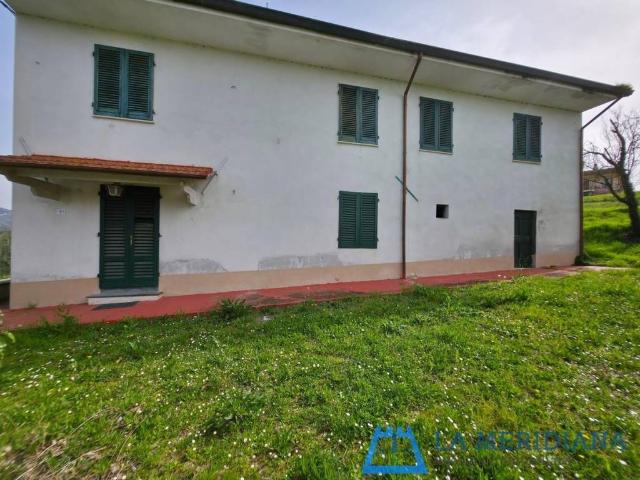 Villa Indipendente in vendita a Lamporecchio, Pistoia