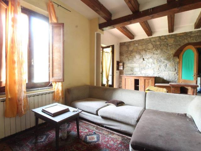 Villa Indipendente in vendita a Lamporecchio, Toscana