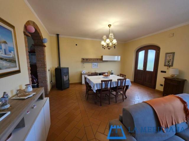 Villa Indipendente in vendita a Lamporecchio, Toscana