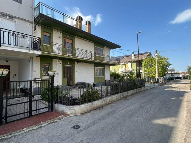 Villa Indipendente in vendita a Iconicella, Lanciano