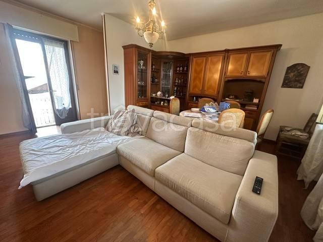 Villa Indipendente in vendita a Landiona, Novara