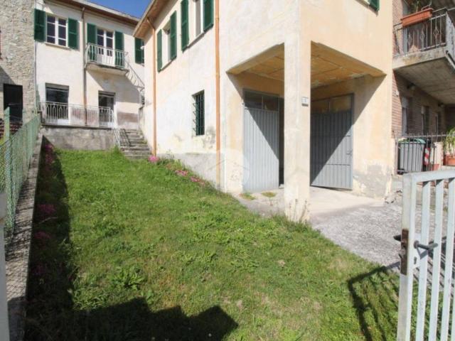 Villa Indipendente in vendita a Langhirano, Reggio Emilia