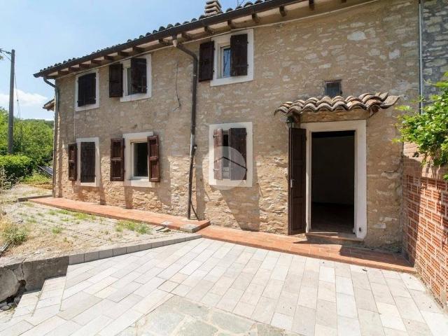 Villa Indipendente in vendita a Langhirano, Reggio Emilia