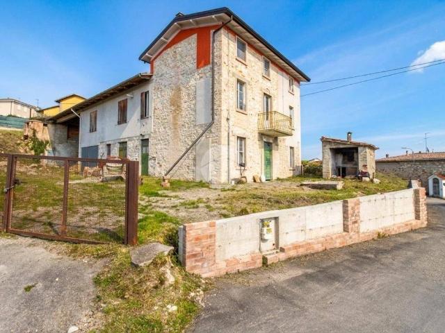 Villa Indipendente in vendita a Langhirano, Reggio Emilia