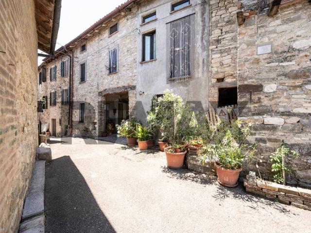 Villa Indipendente in vendita a Langhirano, Reggio Emilia