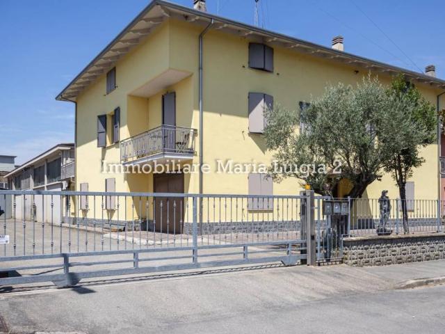 Villa Indipendente in vendita a Langhirano, Reggio Emilia