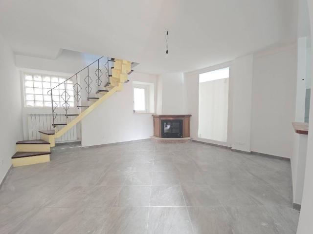 Villa Indipendente in vendita a Sant'Angelo, Tornimparte