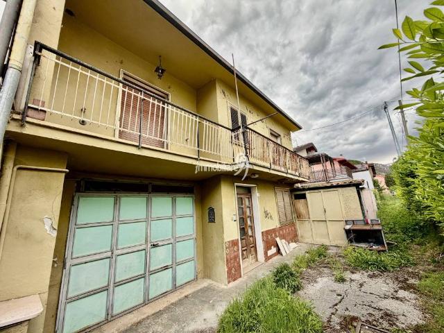 Villa Indipendente in vendita a Tornimparte, Abruzzo