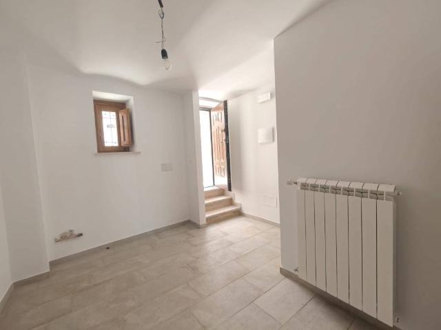 Villa Indipendente in vendita a Tornimparte, Abruzzo