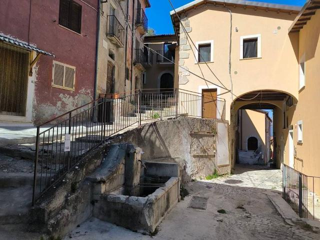 Villa Indipendente in vendita a Cominio, L'Aquila