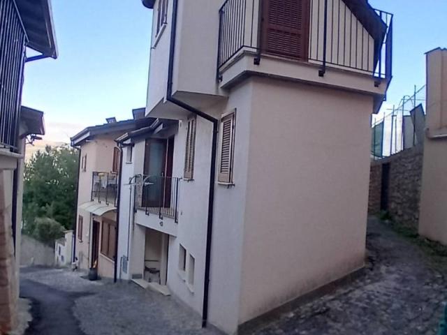 Villa Indipendente in vendita a Cominio, L'Aquila