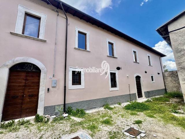Villa Indipendente in vendita a Tornimparte, Abruzzo