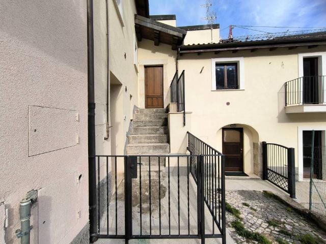 Villa Indipendente in vendita a Tornimparte, Abruzzo
