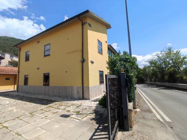 Villa Indipendente in vendita a Pettino, Tornimparte