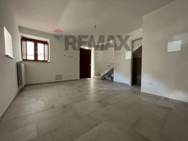 Villa Indipendente in vendita a Tornimparte, Abruzzo