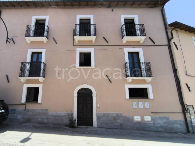 Villa Indipendente in vendita a Tornimparte, Abruzzo
