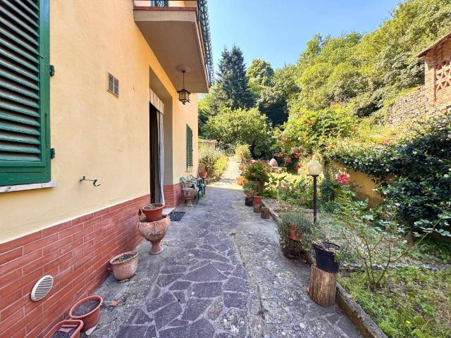 Villa Indipendente in vendita a Lastra A Signa, Toscana