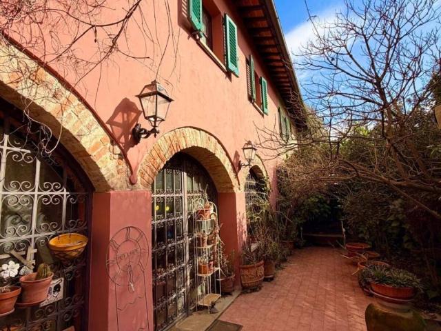 Villa Indipendente in vendita a Lastra A Signa, Toscana