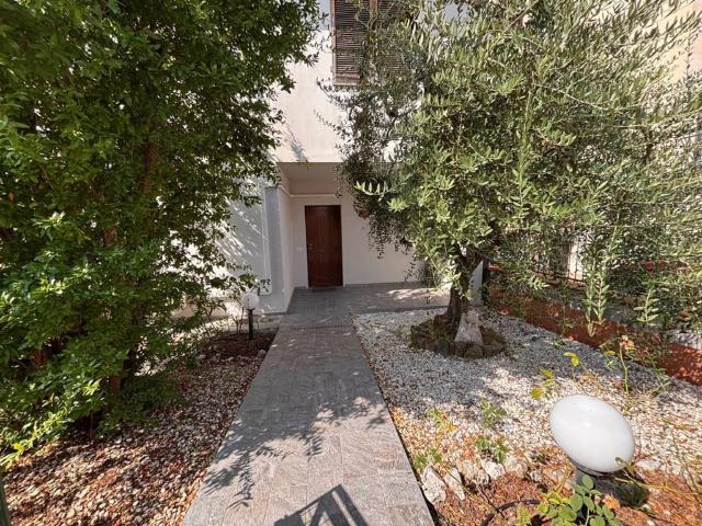 Villa Indipendente in vendita a Quattro Strade, Lastra A Signa
