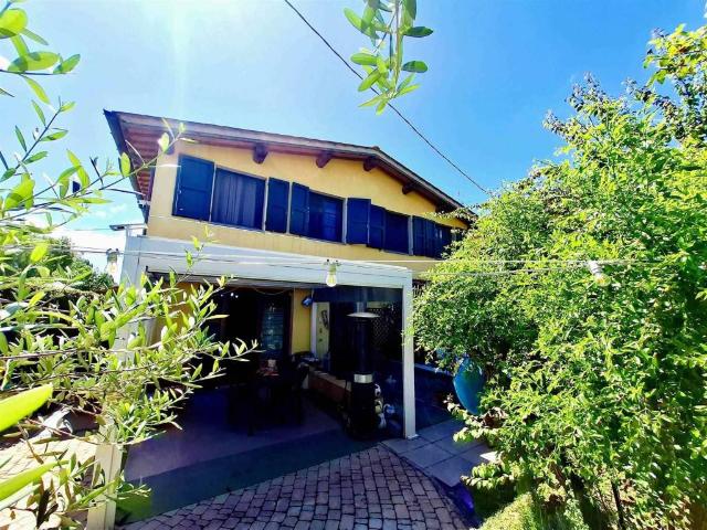 Villa Indipendente in vendita a Lastra A Signa, Toscana